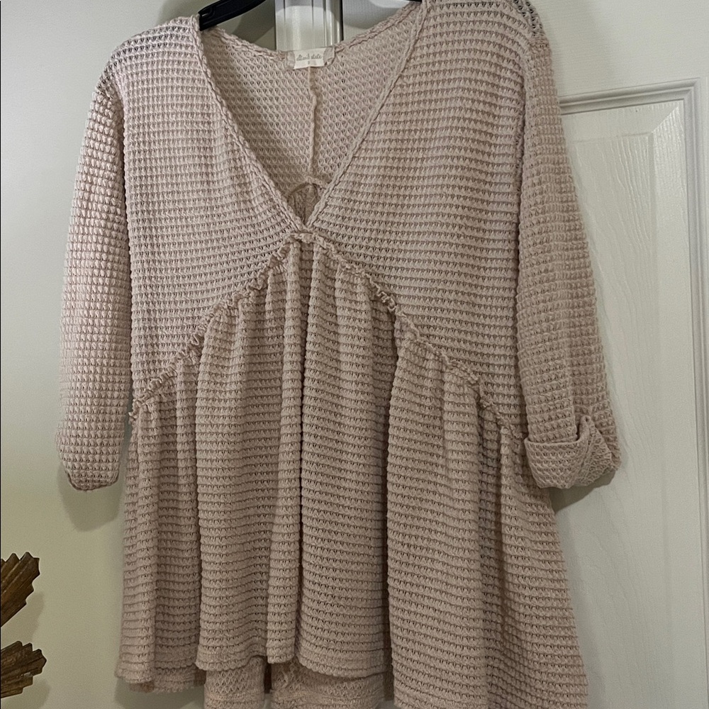 Altard state beigeWaffle Knit Button-Back top